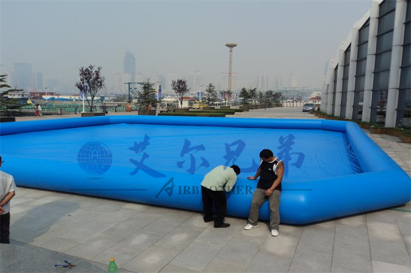 大型充氣水池游泳池價格，做一個一般多少錢？
